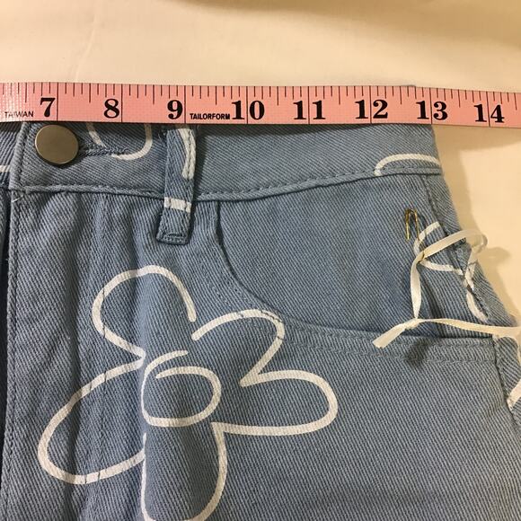 BAILEY ROSE SZ S light blue denim distressed daisy print mini skirt NWT B86 - Picture 4 of 10